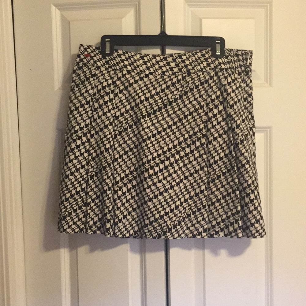 Liz Golf Houndstooth Pleated Golf Skort